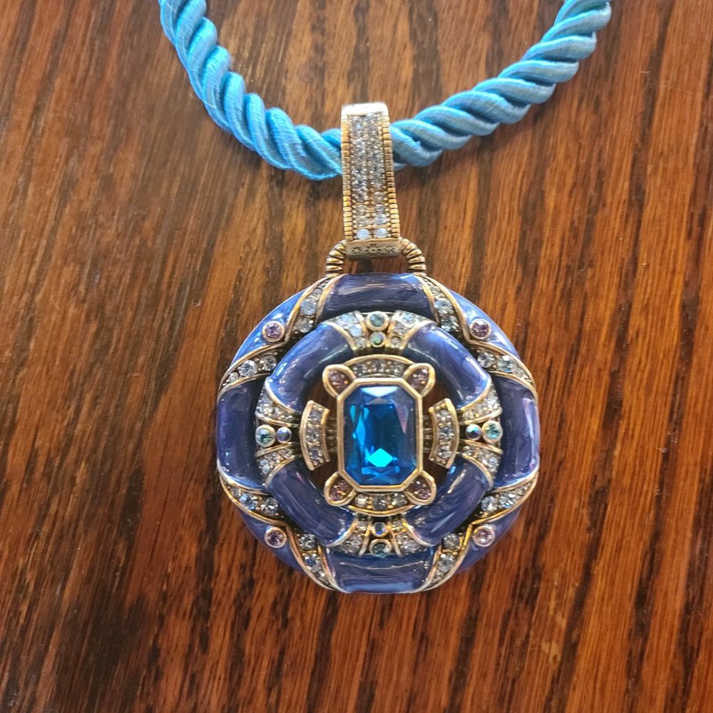 Blue velvet cord necklace - Picture 4 of 4